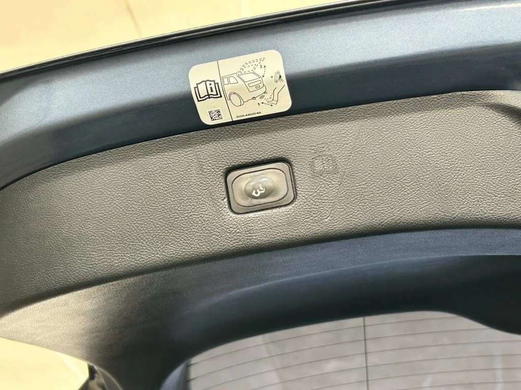 Used 2019 Blue Ford Titanium image 32