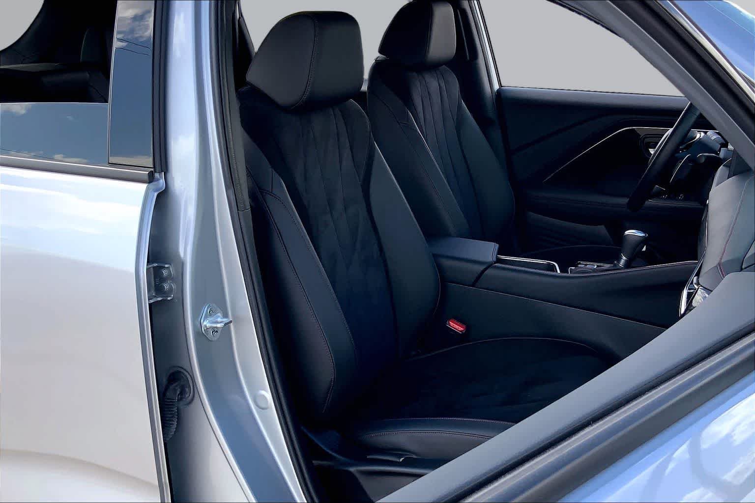 Used 2025 Solar Silver Metallic Acura w/A-Spec Package image 9