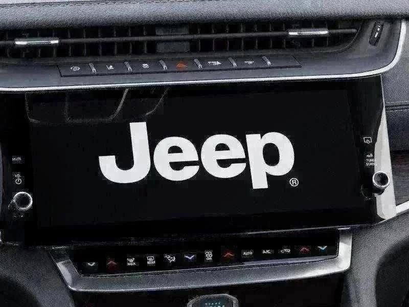 New 2026 Bright White Clear-Coat Exterior Paint Jeep Altitude image 67