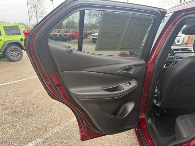 Used 2022 Red Buick Select image 23