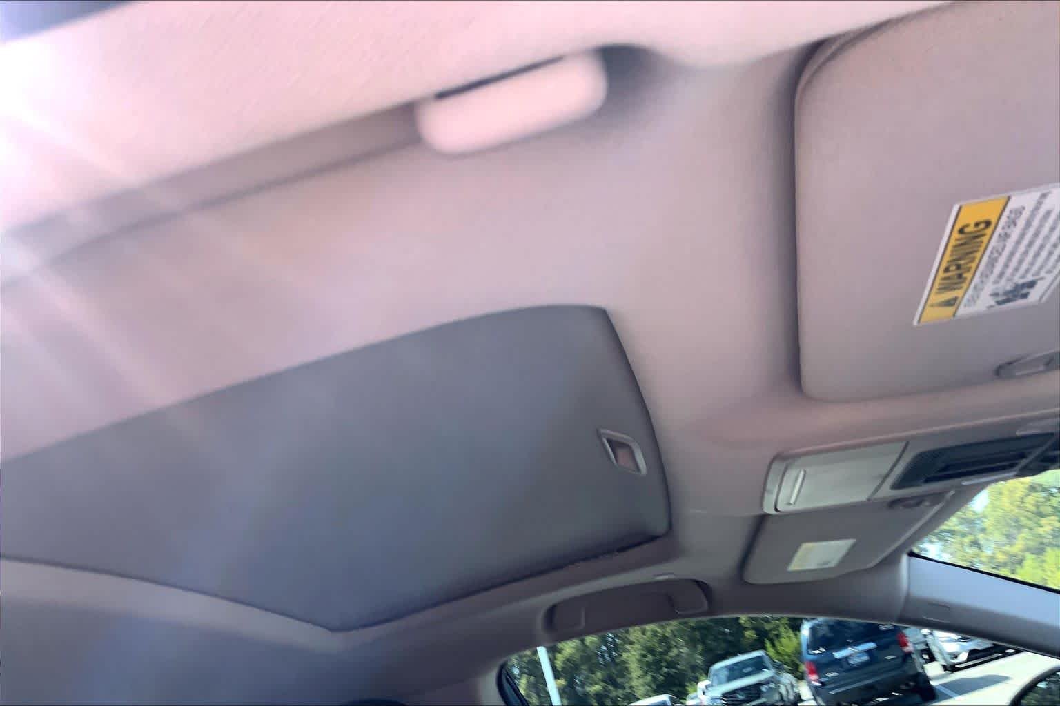 Used 2025 Meteorite Gray Metallic Honda SE image 14