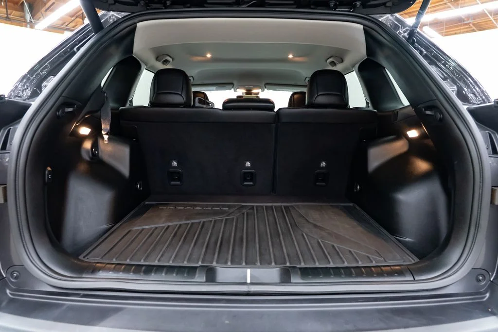 Used 2023 Gray Jeep Altitude image 8