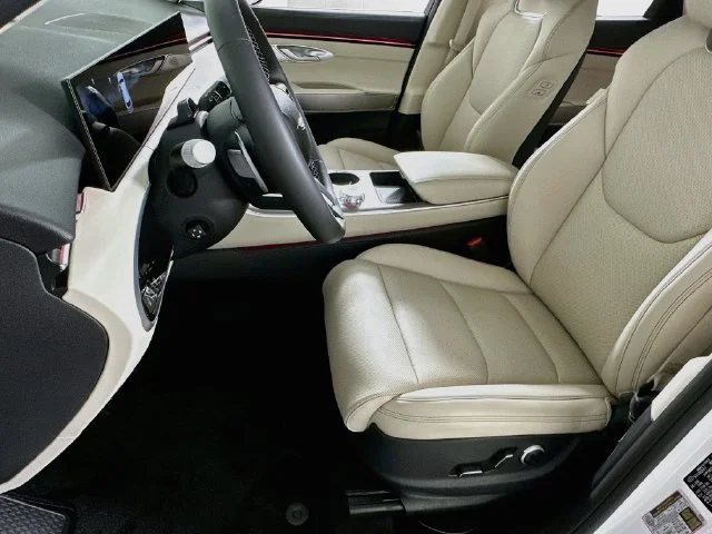 New 2027 White Genesis 2.5T Select image 10