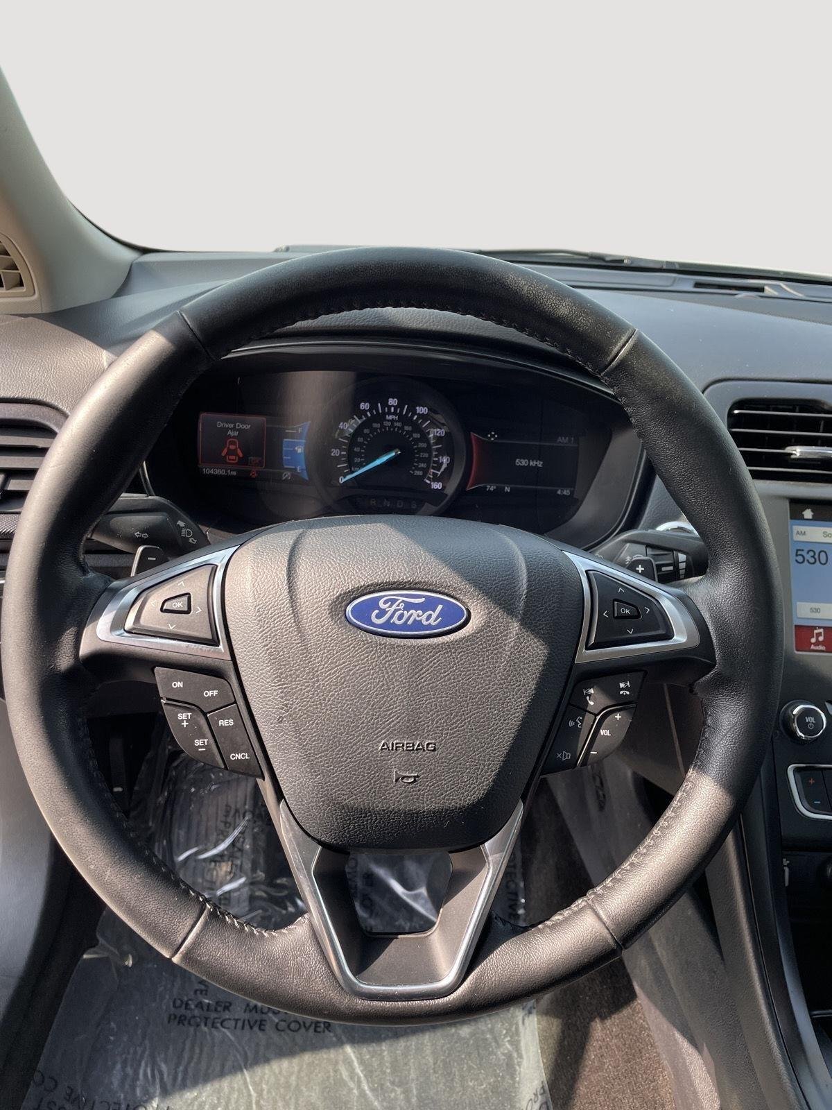 Used 2018 Oxford White Ford SE image 20