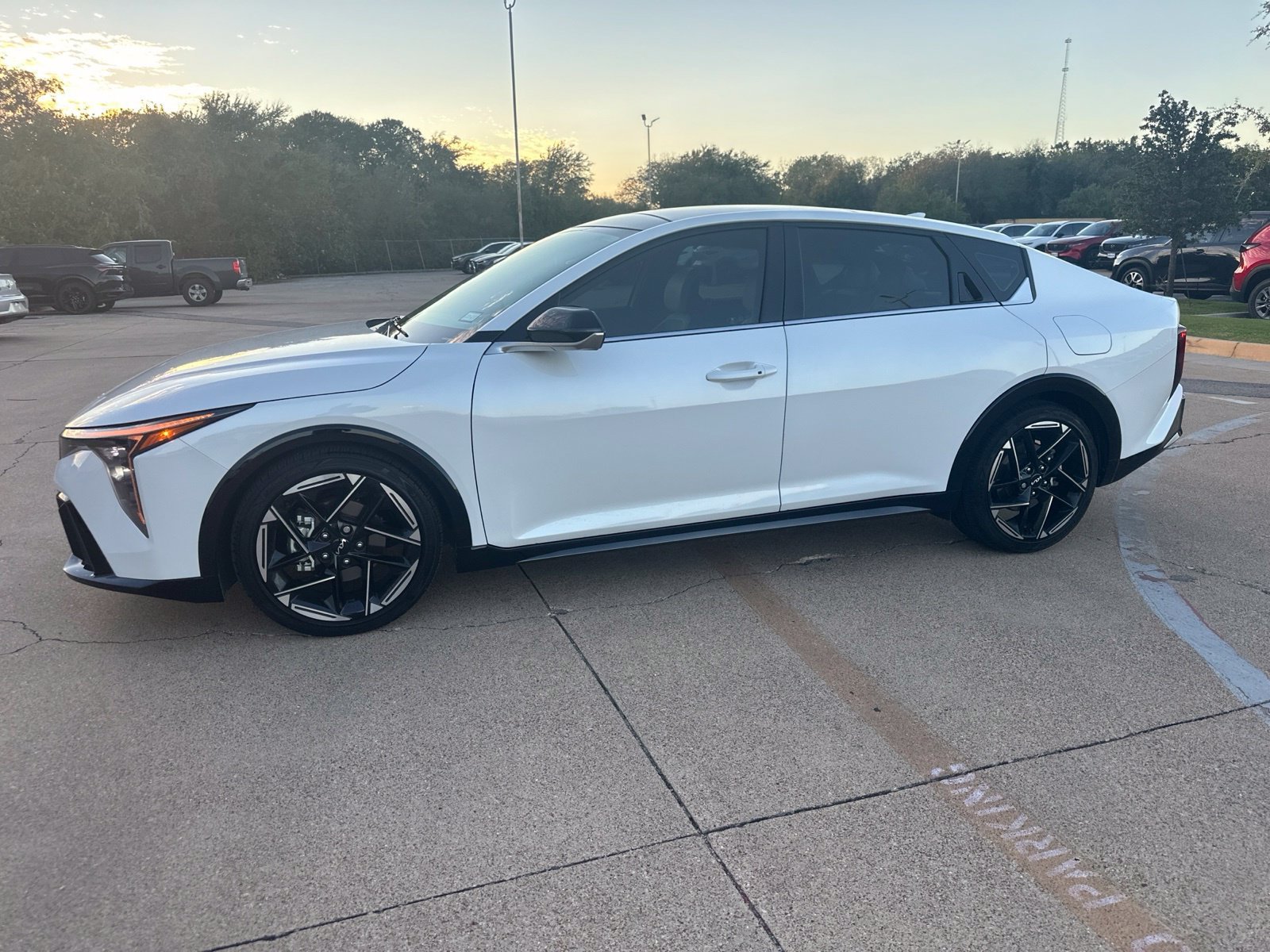 Used 2025 Snow White Pearl Kia GT-Line image 5
