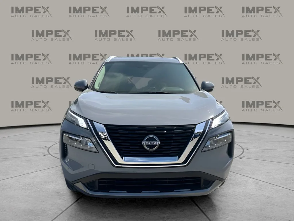 Used 2023 Gray Nissan SL image 8