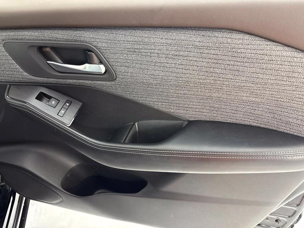 Used 2023 Black Nissan SV image 15