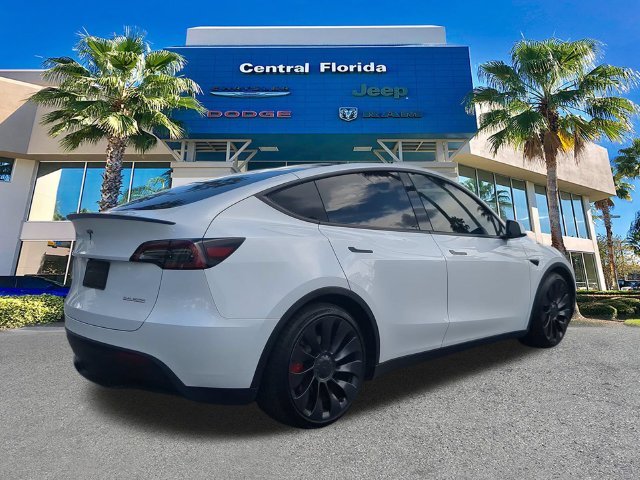 Used 2023  Tesla Performance image 5
