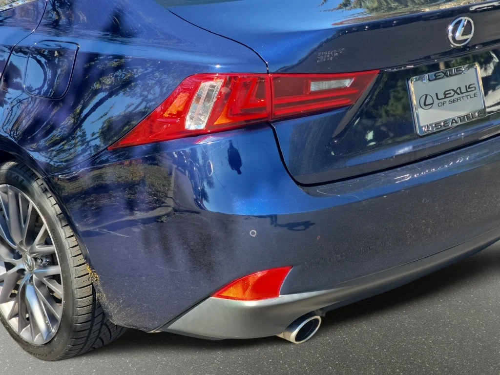 Used 2014  Lexus 250 image 37