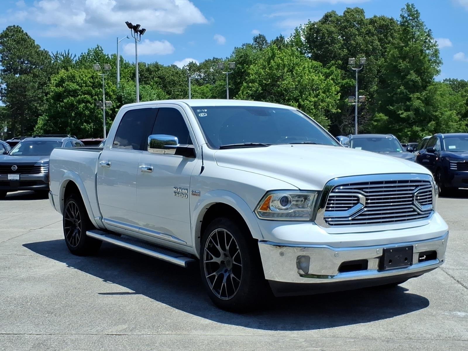 Used 2017 Bright White Clearcoat Ram Limited image 6