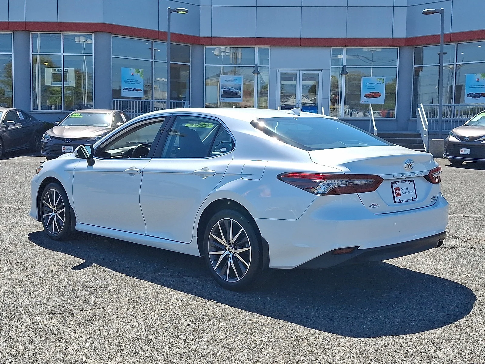 Used 2024 Wind Chill Pearl - 089 Toyota XLE image 5