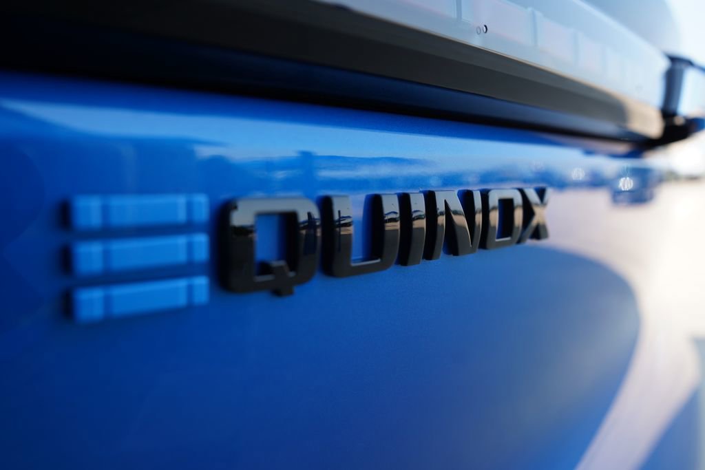 2025 Chevrolet Equinox EV RS - Photo 6
