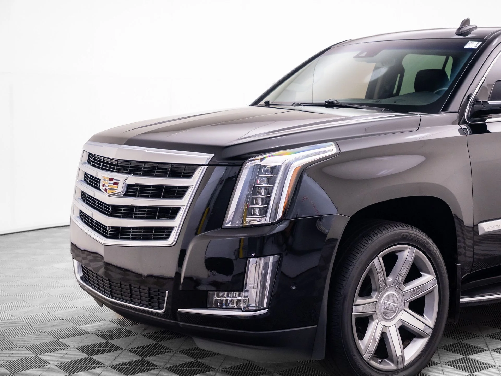 Used 2019 Black Cadillac Luxury image 36