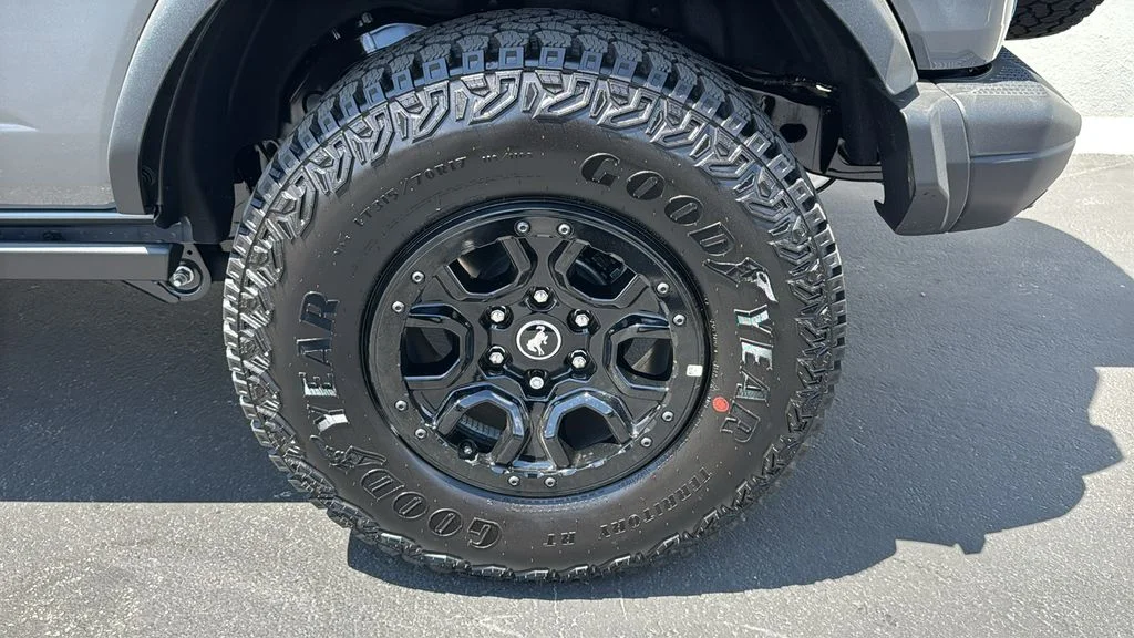 New 2026 Carbonized Gray Metallic Ford Badlands® image 7