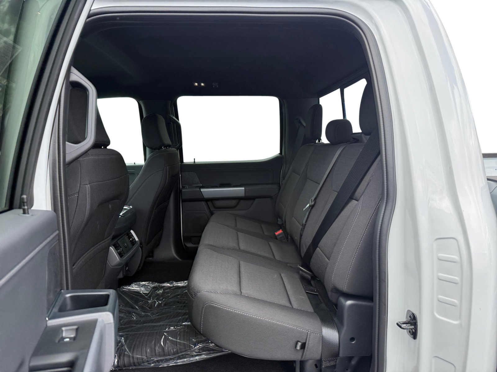 New 2026 OXFORD WHITE Ford XLT image 16