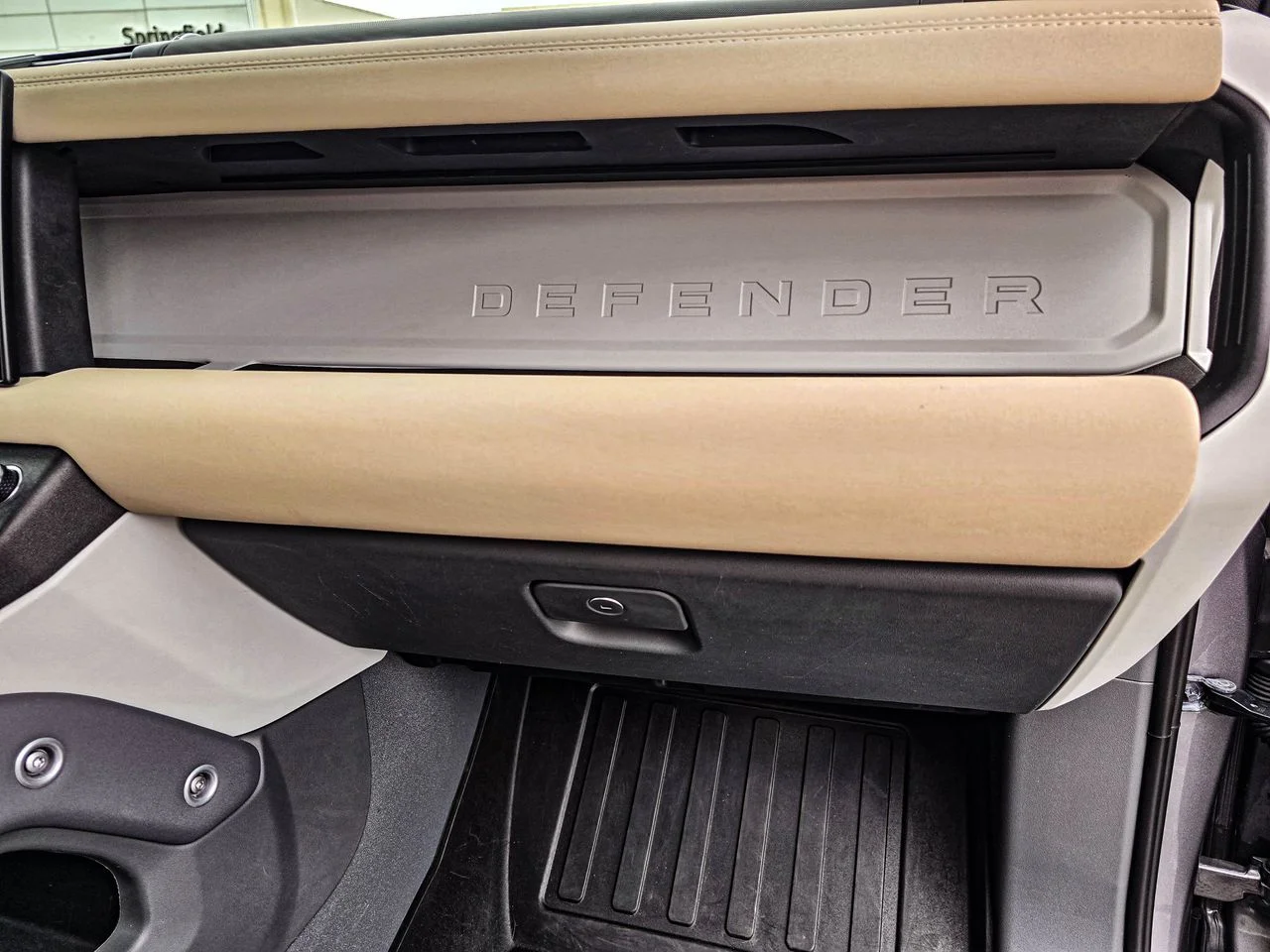 Used 2023 Gondwana Stone Land Rover S image 46