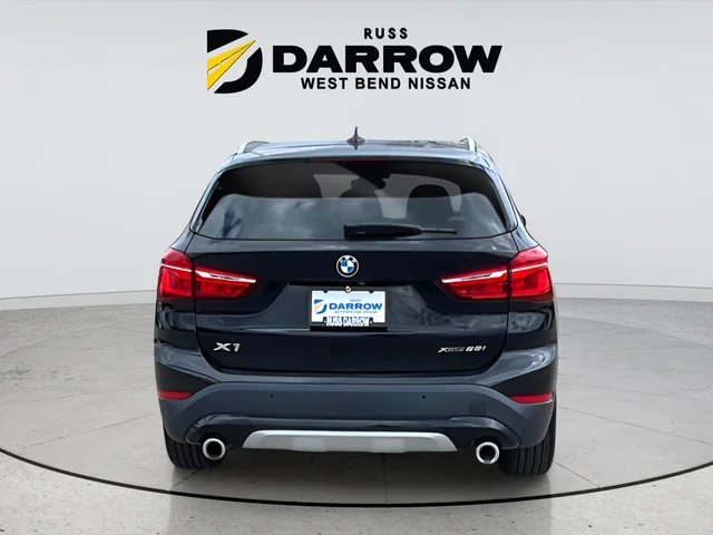 Used 2022 Black BMW xDrive28i image 4