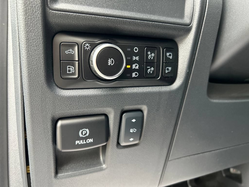 Used 2025 White Ford Platinum image 21