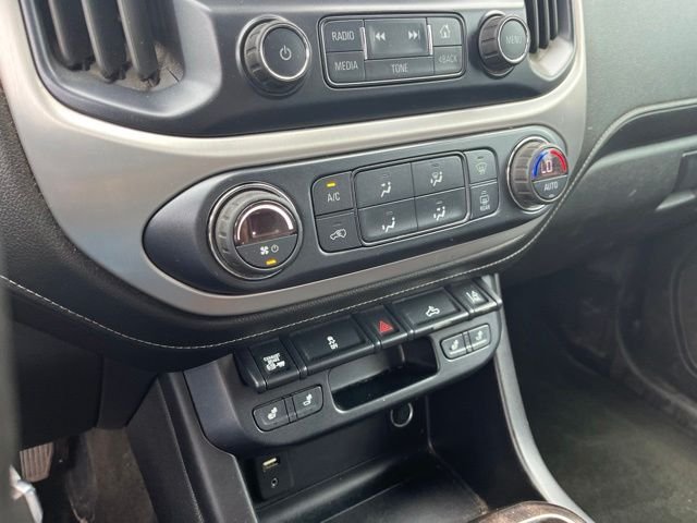 Used 2017 Silver GMC SLT image 23