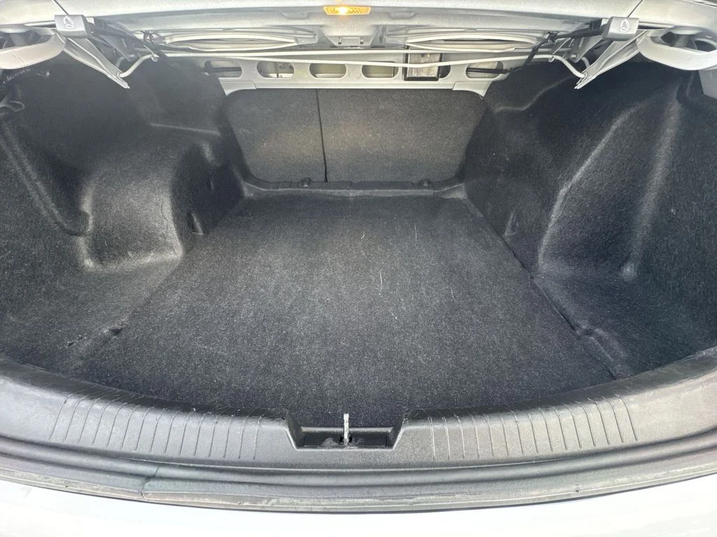 Used 2024 White Chevrolet LT image 23