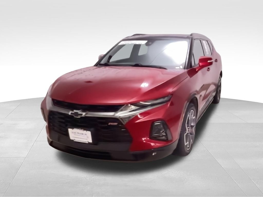 Used 2022 Red Chevrolet RS image 4