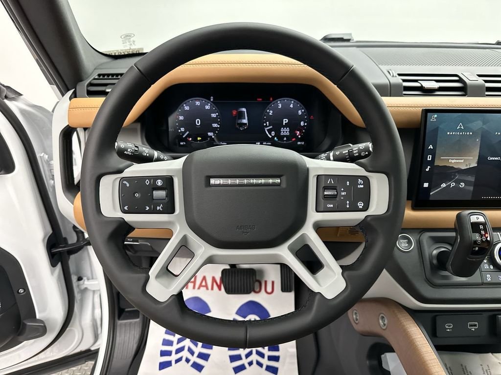 Used 2024 Fuji White Land Rover X-Dynamic SE image 20