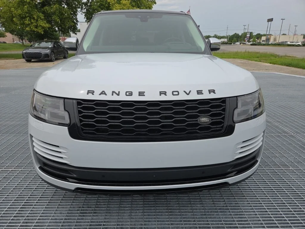 Used 2019 White Land Rover 3.0L V6 Supercharged HSE image 8