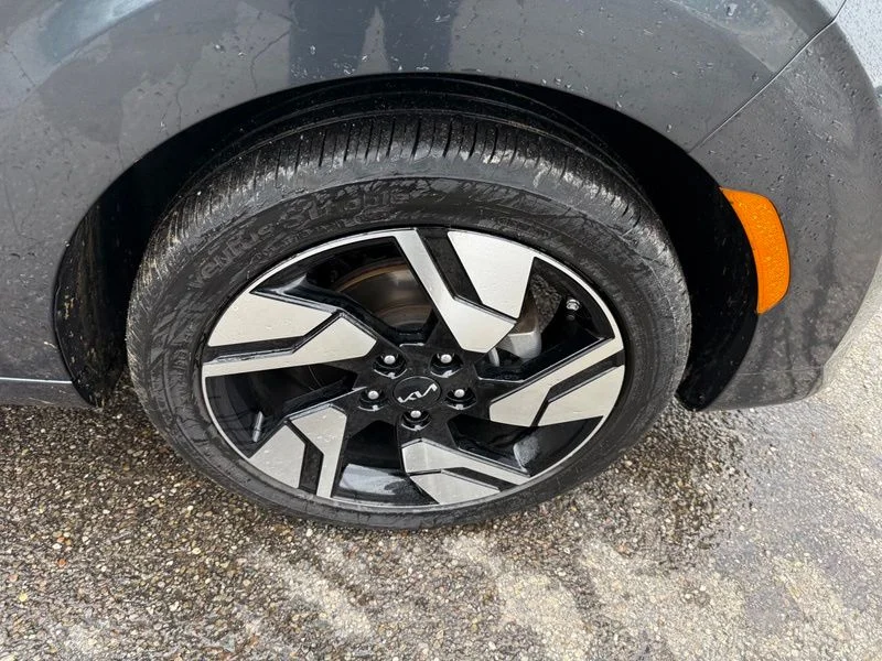 Used 2024 Gray Kia GT-Line image 18