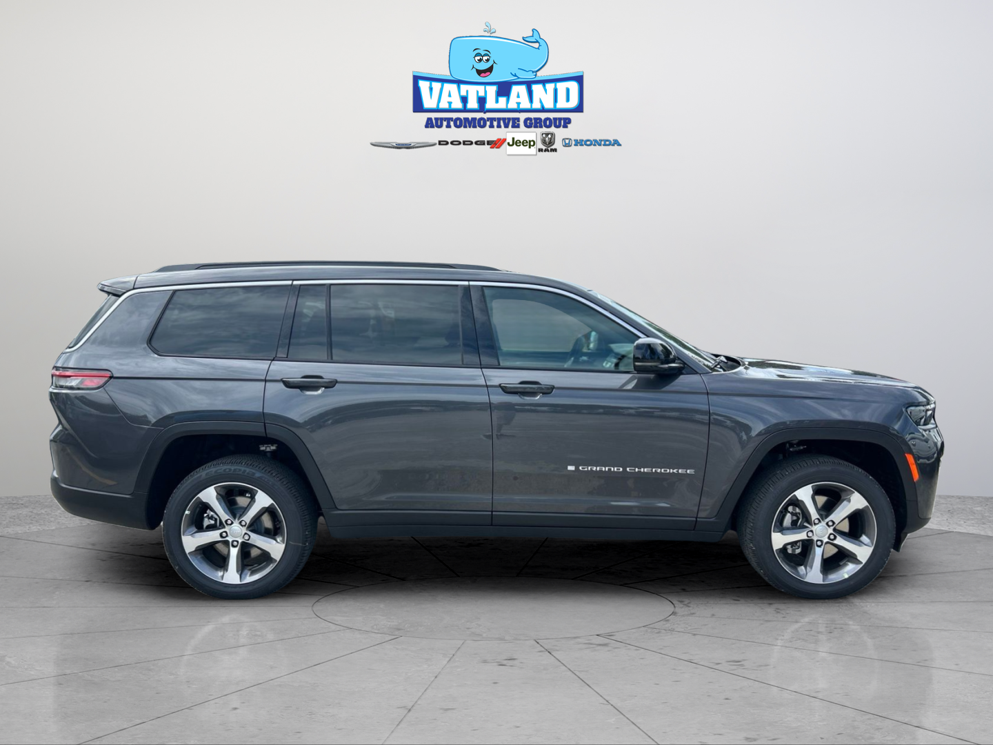 New 2026 Baltic Gray Metallic Clear-Coat Exterior Paint Jeep Limited image 6