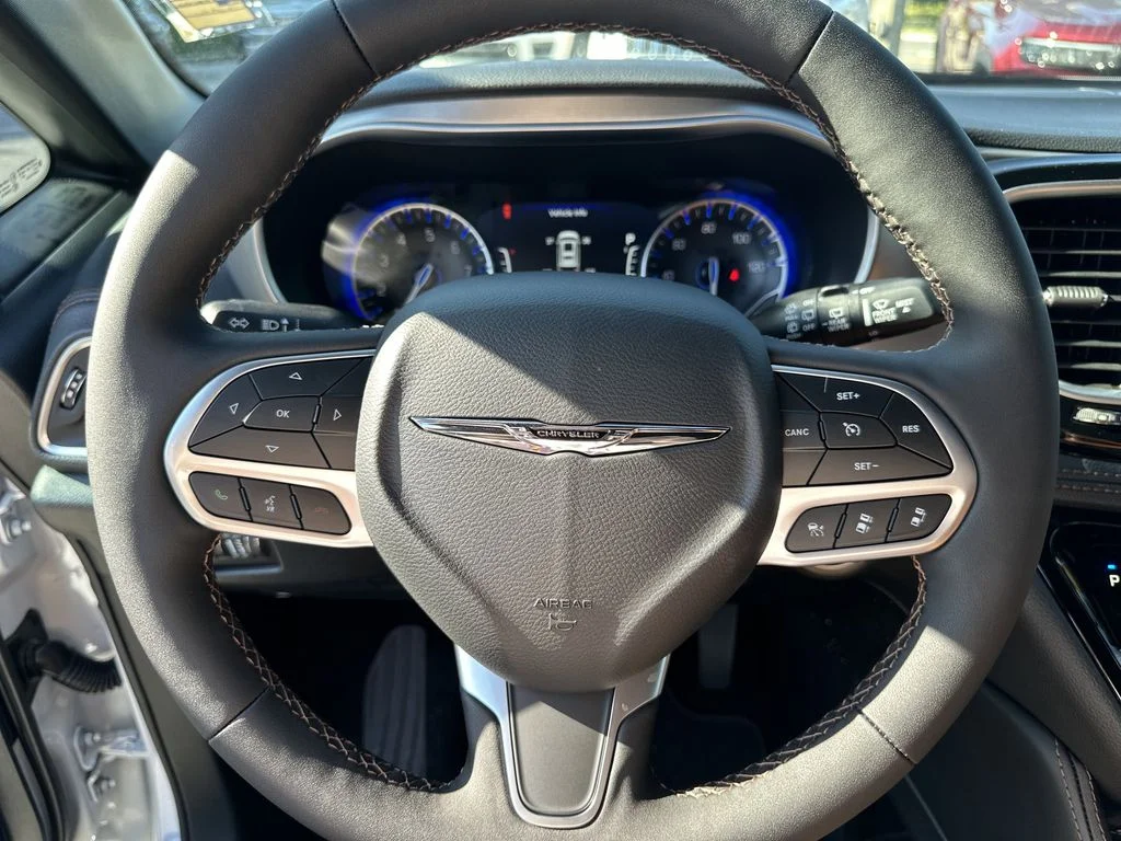 New 2026 Bright White Clear-Coat Exterior Paint Chrysler Pinnacle image 28