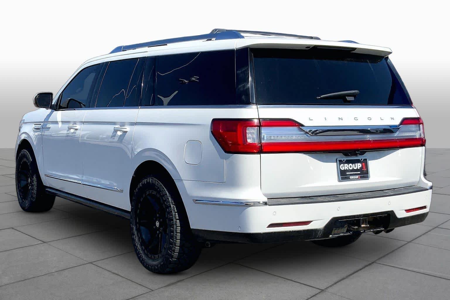 Used 2021 Ceramic Pearl Lincoln Reserve image 12
