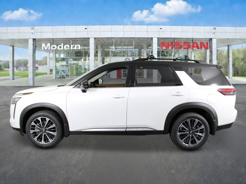 New 2026 Everest White Pearl TriCoat / Super Black Two-tone Nissan Platinum image 2