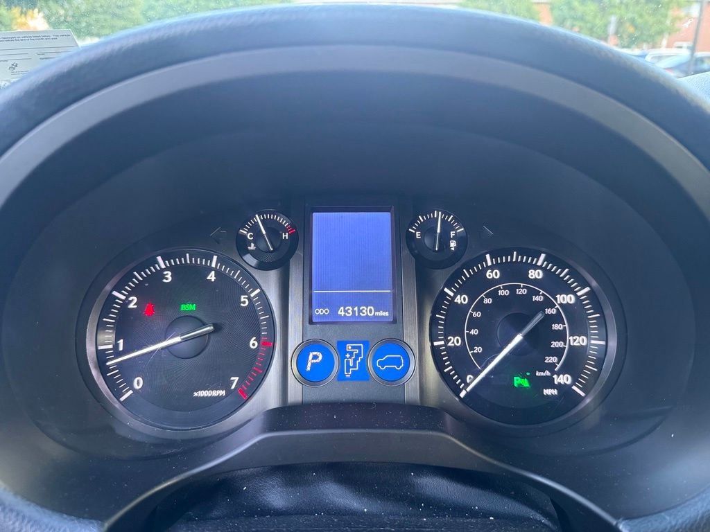 Used 2016  Lexus 460 image 11