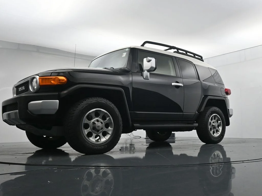 Used 2013 Black Toyota Base image 19
