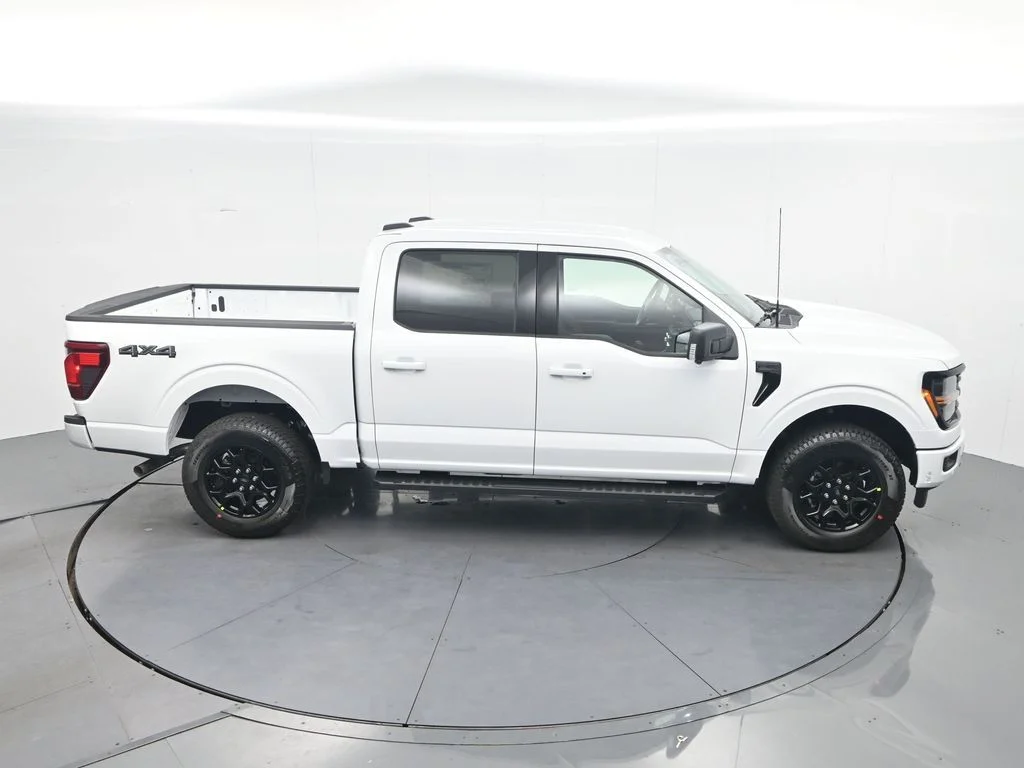 New 2026 Oxford White Ford XLT image 24