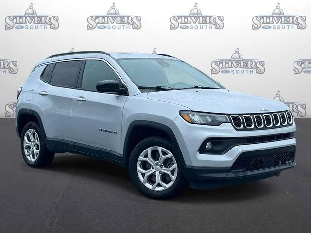 Used 2024 Silver Jeep Latitude image 1