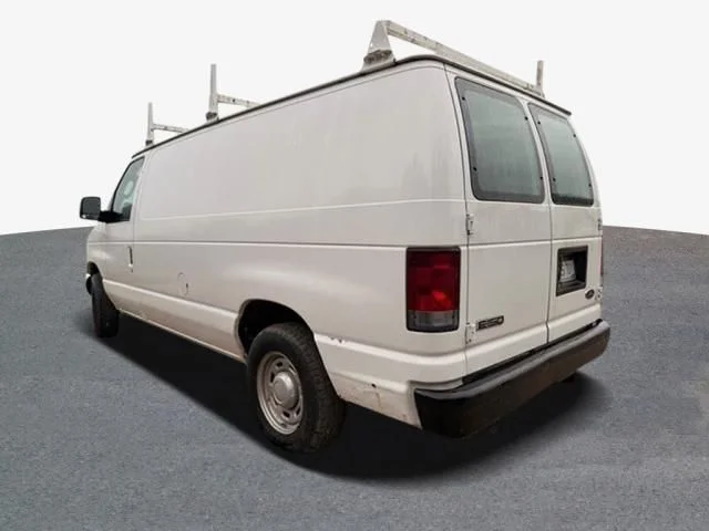 Used 2006 White Ford Commercial image 3