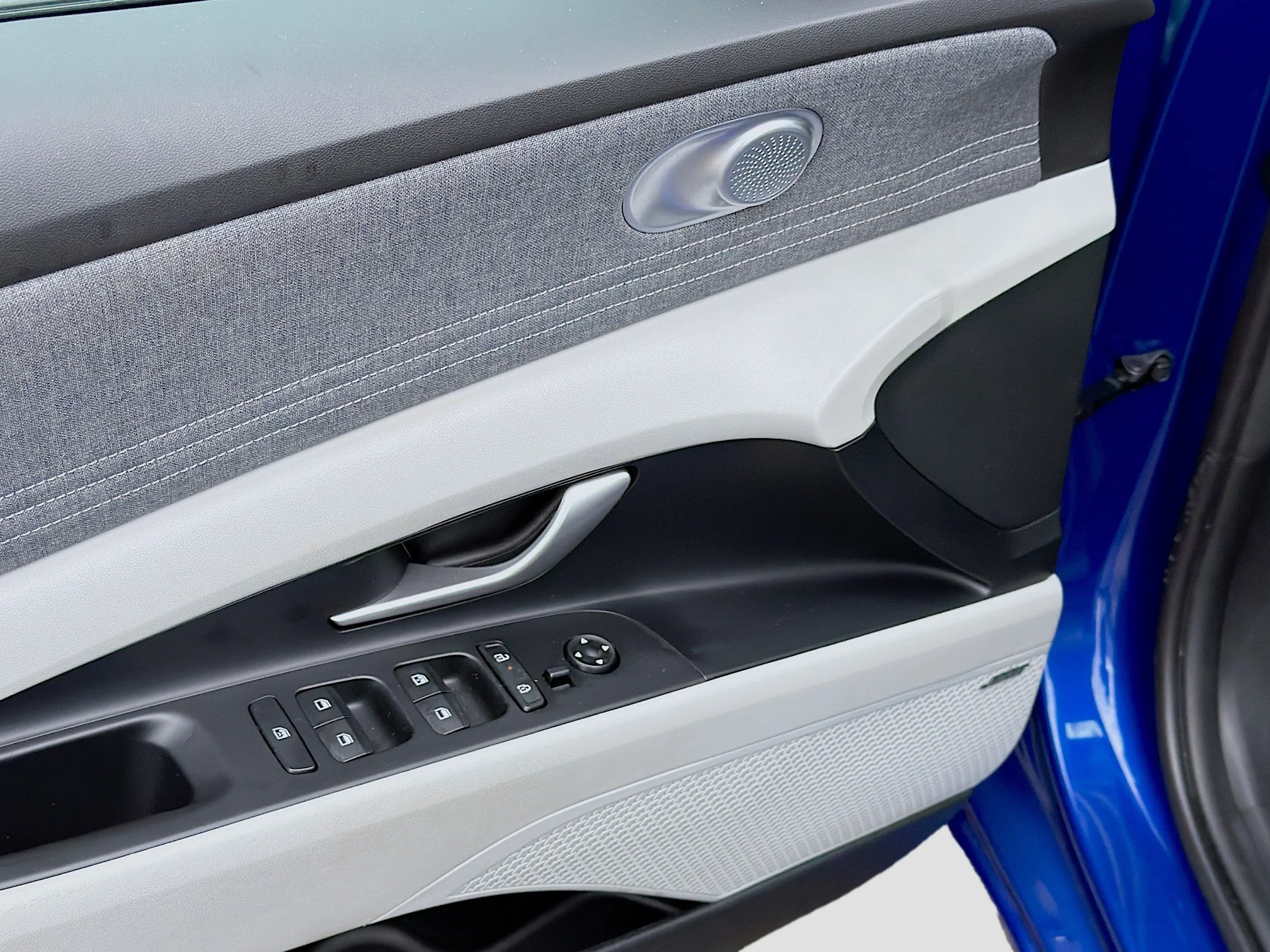 Used 2025 Intense Blue Hyundai Limited image 21