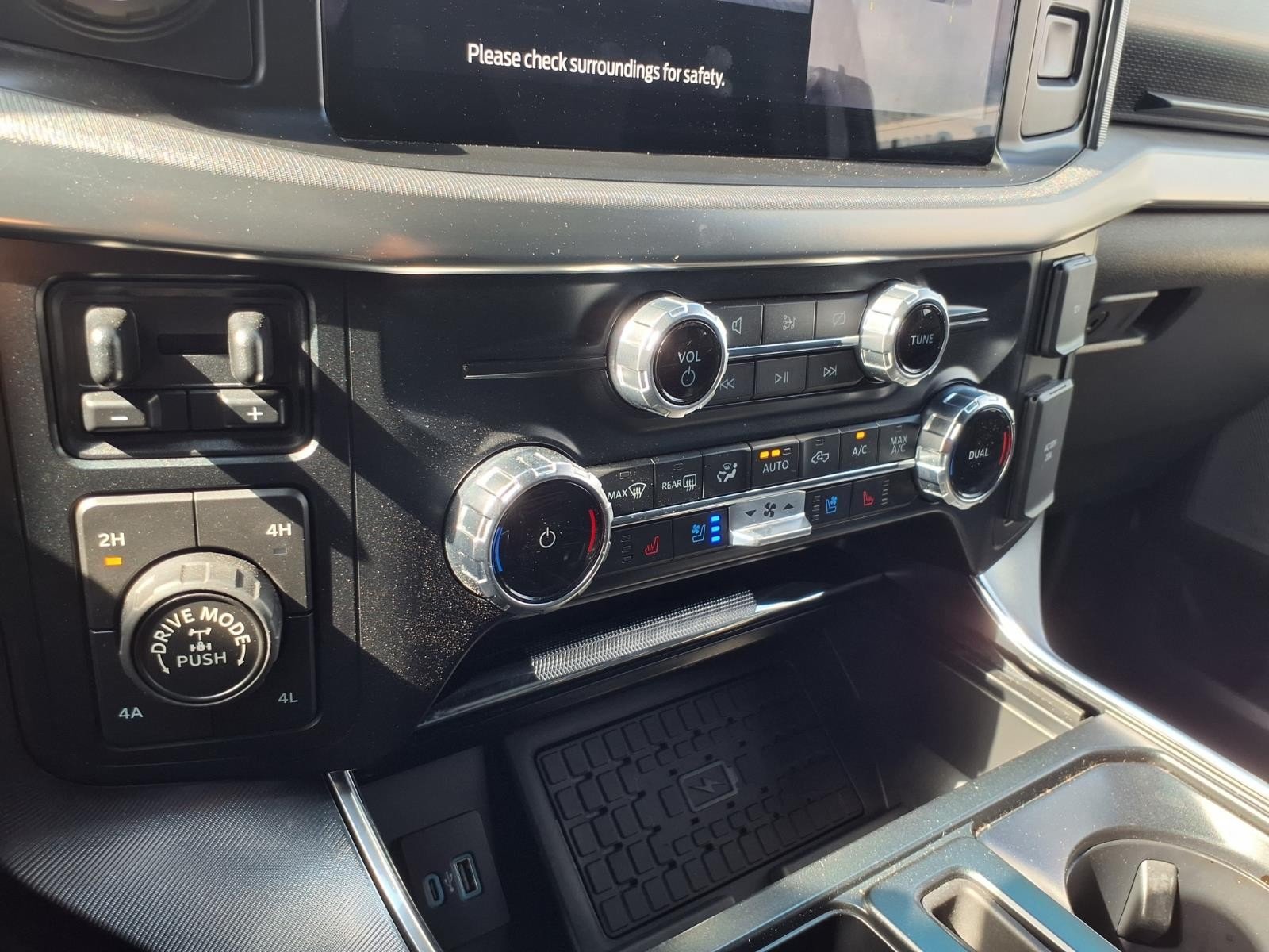 2023 Ford F-150 Raptor - Photo 23