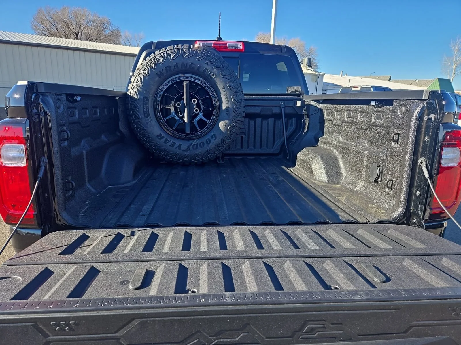 2026 GMC Canyon AT4X - Photo 13
