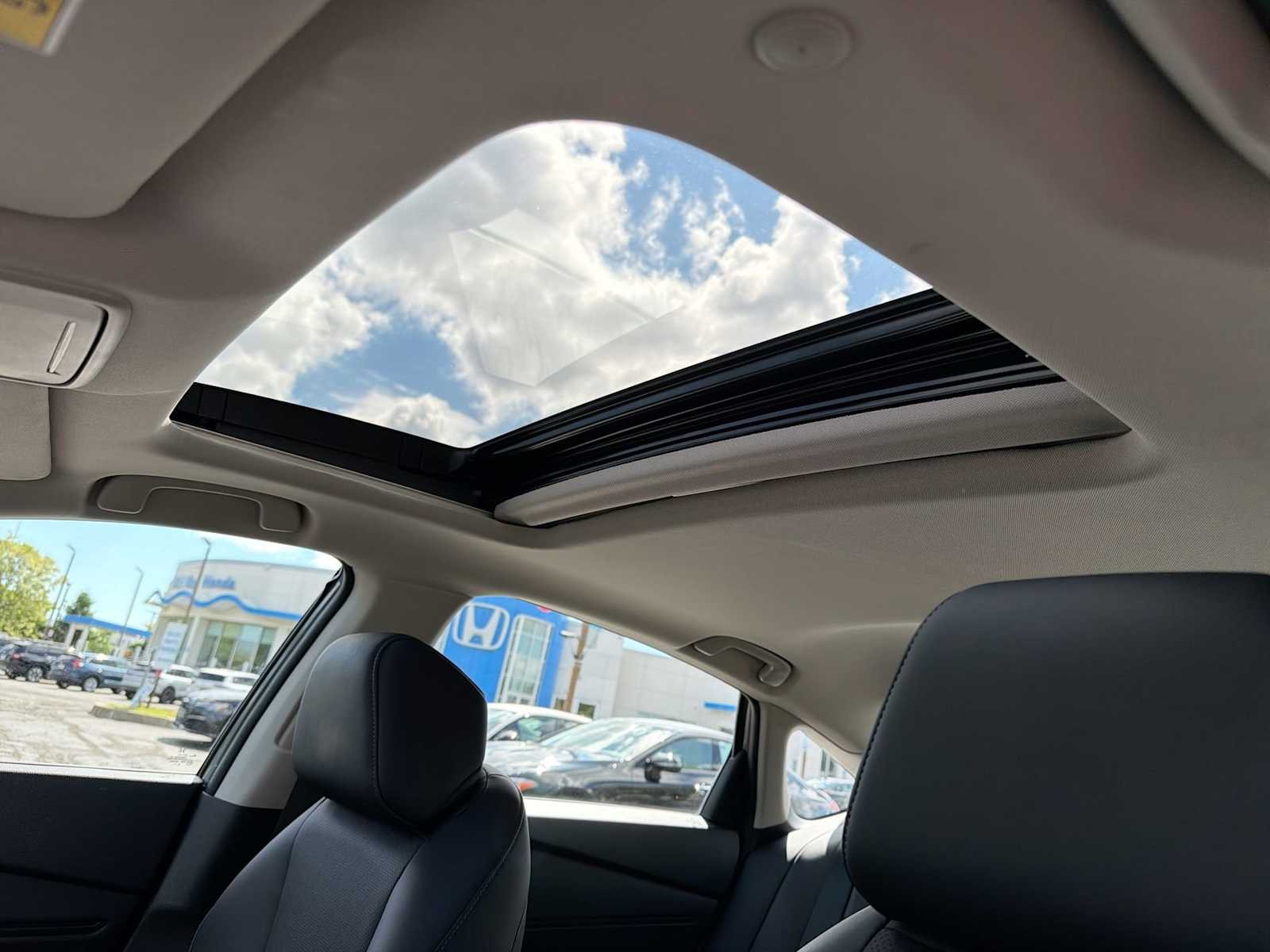 2023 Honda Accord Hybrid EX-L - Photo 23