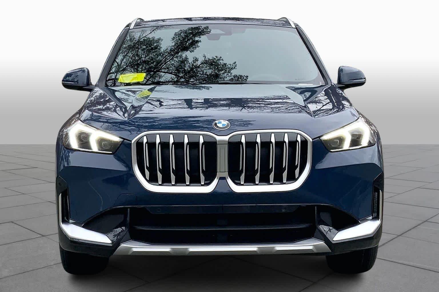 Used 2026 Night Dusk Blue Metallic BMW xDrive28i image 3