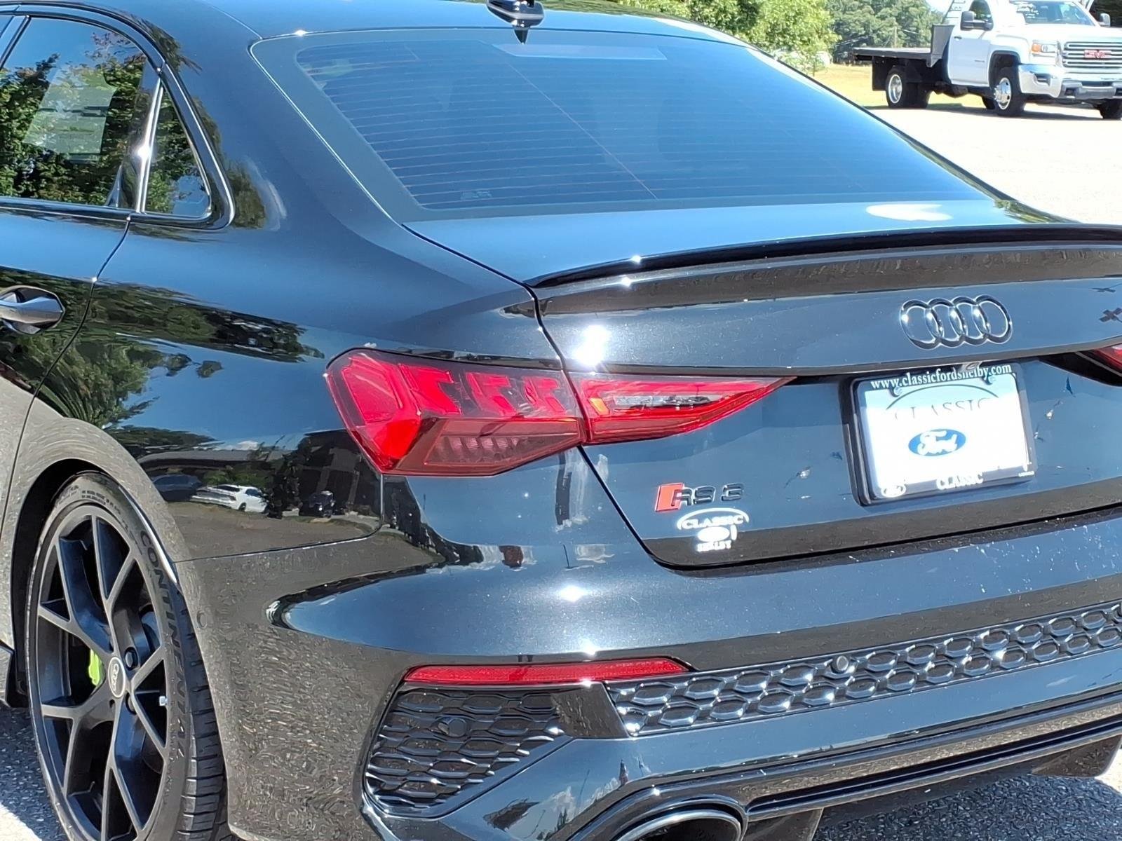Certified Used 2022 Mythos Black Metallic Audi  image 18