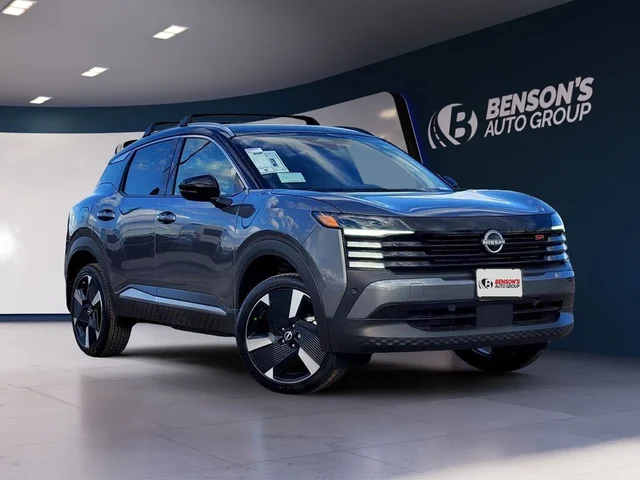 New 2025 Nissan Kicks SR
