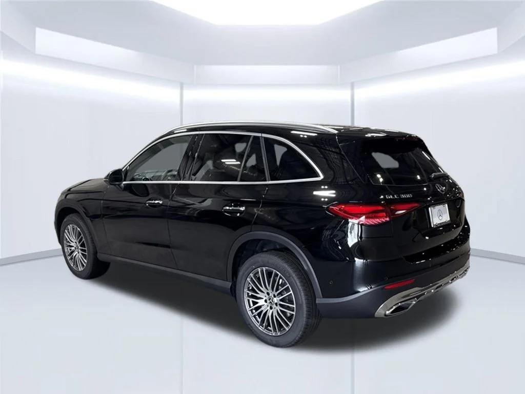 New 2026 Black Mercedes-Benz GLC 300 image 38