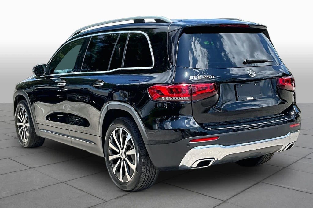Used 2023  Mercedes-Benz GLB 250 image 12