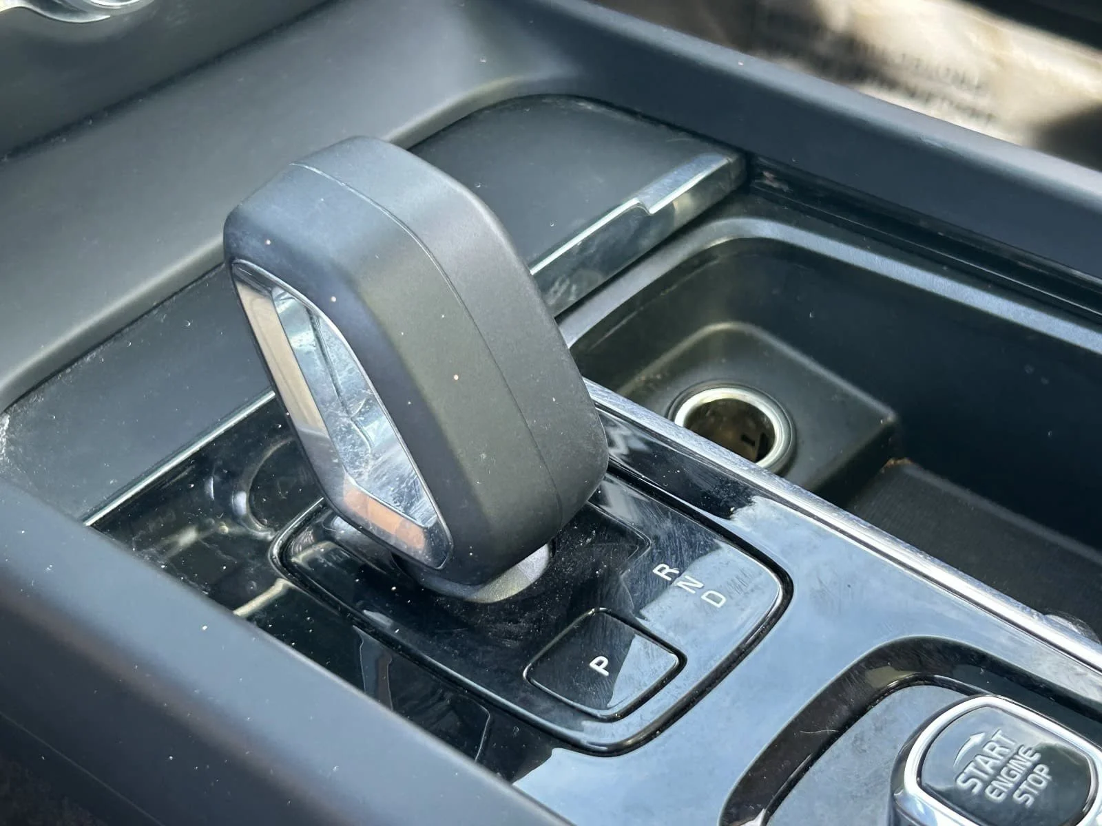 Used 2023 Platinum Grey Metallic Volvo Core Dark Theme image 36