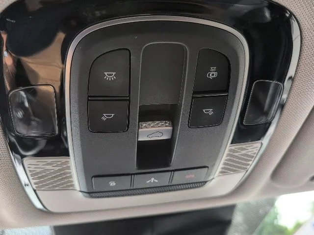 Used 2020 Black Hyundai SEL image 25