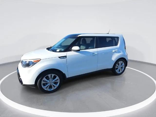 Used 2016 White Kia Plus image 4