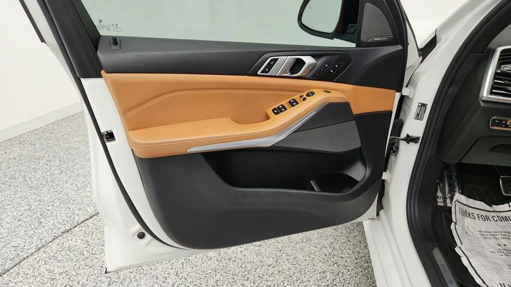Used 2019 Alpine White BMW xDrive40i Sports Activity Vehicle w/ M Sport Pkg & Executive Pkg image 11
